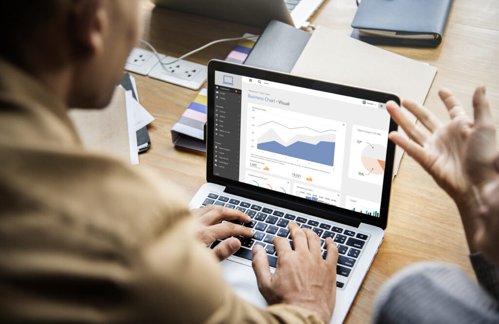 AI is changing search as B2B buyers rely on both AI chatbots and search engines before buying.